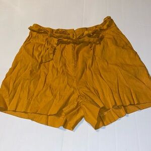 Antonio Melani mustard colored linen shorts size 8.